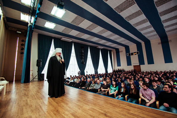 В Казанском архитектурном университете состоялась встреча митрополита Феофана со студентами вуза