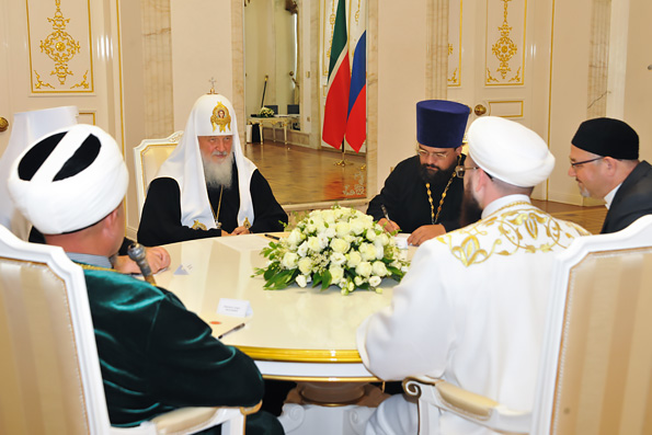 Святейший Патриарх Кирилл встретился с муфтием Республики Татарстан Камилем Самигуллиным