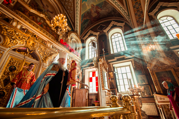 В день памяти блаженной Матроны митрополит Феофан совершил Литургию в Никольском соборе Казани