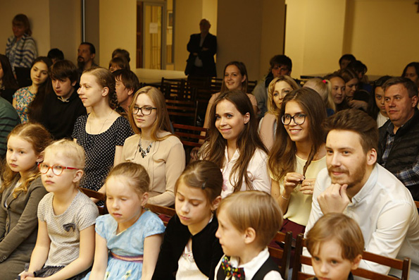 В воскресной школе казанского прихода преподобного Серафима Саровского состоялся выпускной подростковой группы