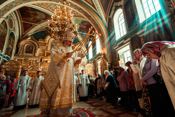 В праздник Вознесения Господня митрополит Феофан совершил Литургию в Никольском соборе Казани