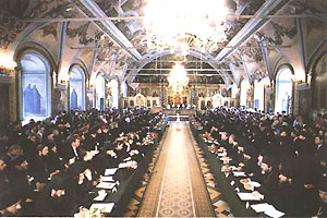 Заседание поместного собора в Трапезном храме Троице-Сергиевой Лавры. 1991 год